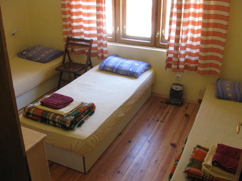 Hostel Mostel Veliko Tărnovo Camera foto